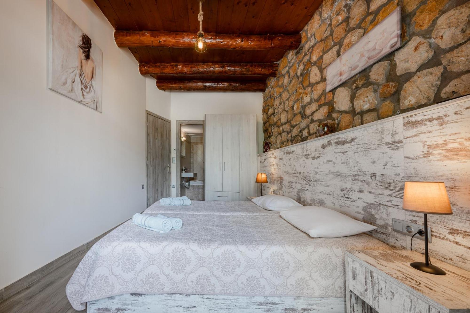 Souda Bay Cottage 플라키아스 외부 사진